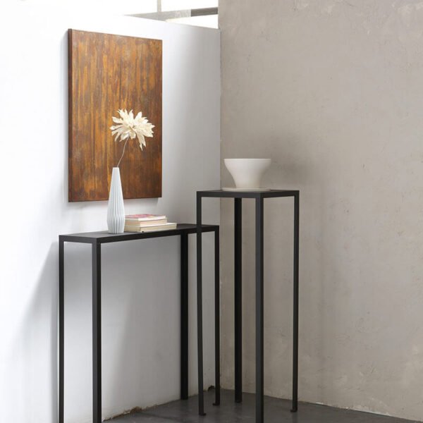 console slim σε δύο διαφορετικά μεγέθη