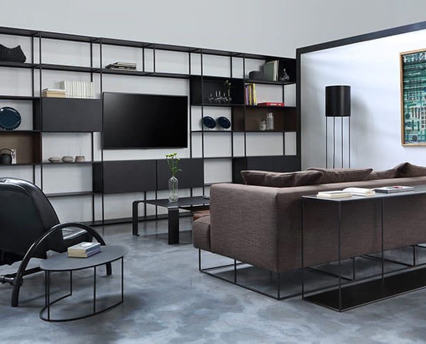 easy irony tv βιβλιοθήκη και stand τηλεόρασης μαζί σε έκθεση