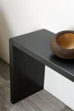 irony console κονσόλα/μπουφές σε μαύρο με διακοσμητικό μπωλ