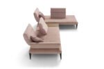 caveoso γωνιακός καναπές σε απαλό ρόζ πλαϊνή όψη